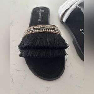 NIB Pretty You London Black and Gold Fringe Sandals Size 10